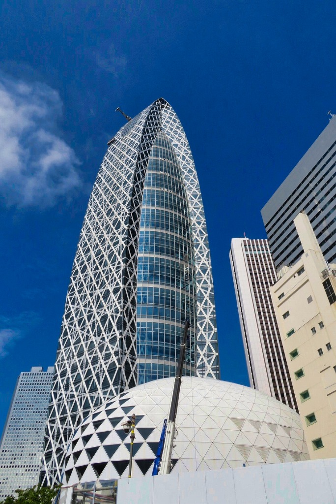 2024年12月21日 第189回定例ウォーク 新宿建築100景 新宿駅西口高層ビル街/モード学園コクーンタワー